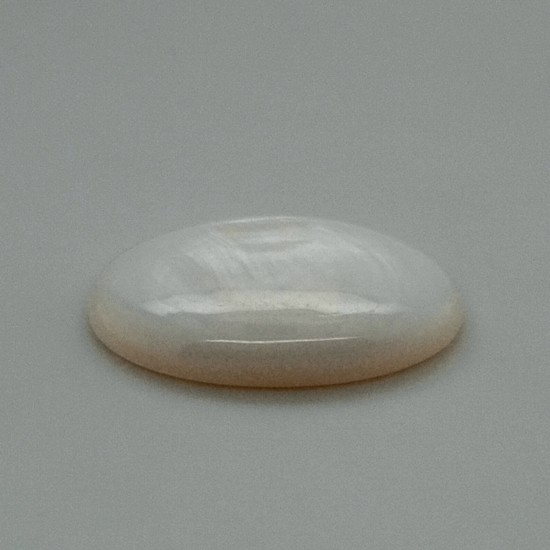 Mother Of Pearl 7.35 Ct Gem Quality Mother Of Pearl 7.35 Ct Gem Quality